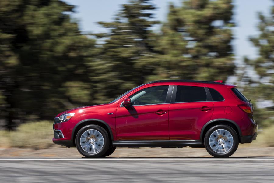  Mitsubishi Outlander Sport GT 2016 года  (фото 8 из 26)